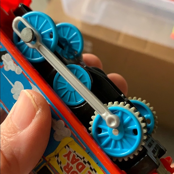 THOMAS SODOR RACE DAY Trackmaster Train Engine - Picture 9 of 14